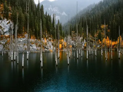 Kaindy Lake