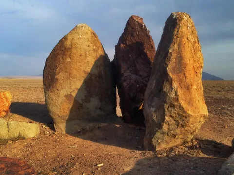 Oshaktas stele