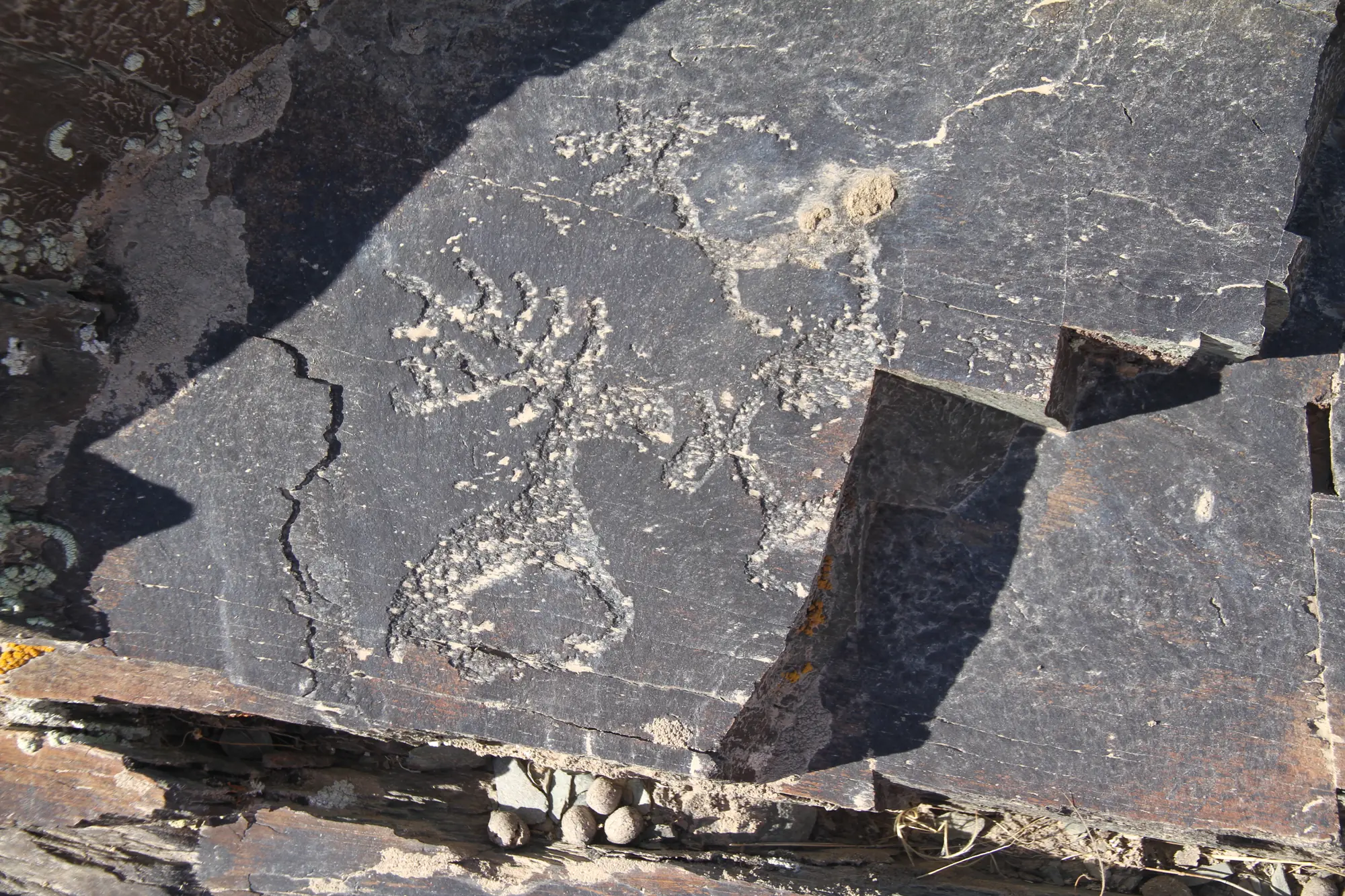 Carved figures at Tanbaly