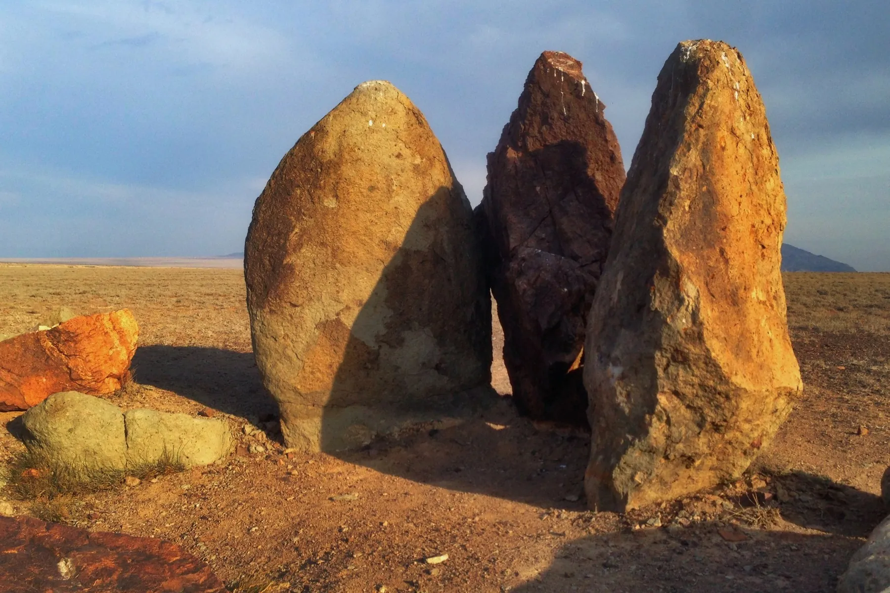 The Oshaktas stele
